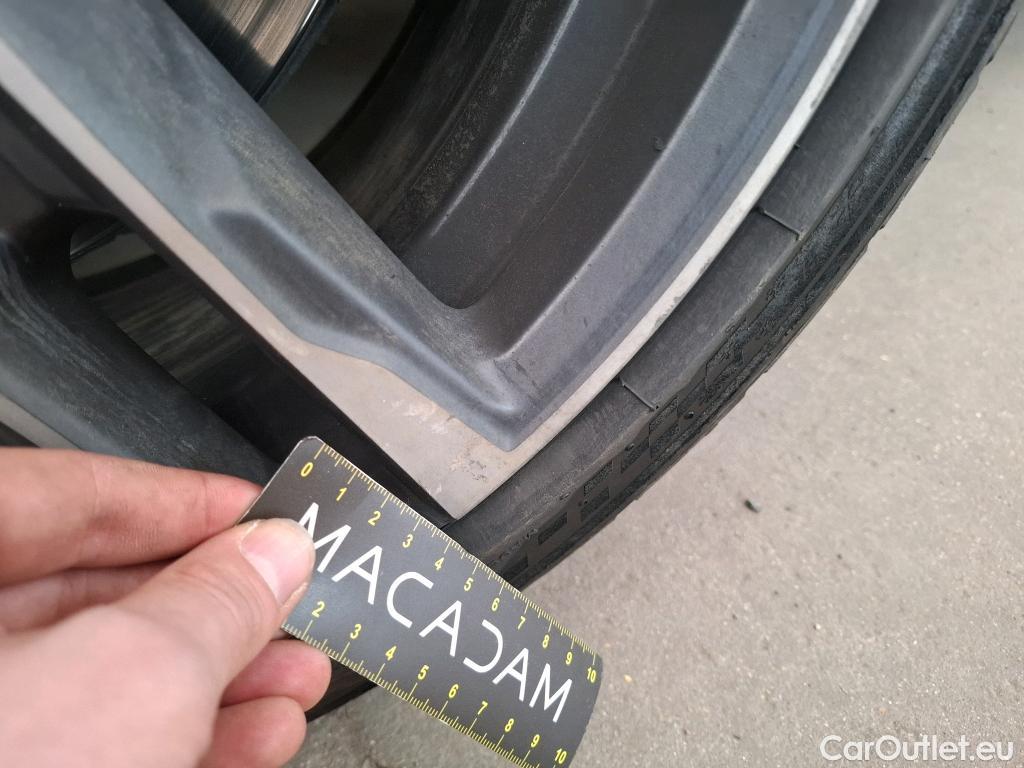  Bmw  Serie 1 BMW Série 1 / 2019 / 5P / Berline 2.0 120D AUTO M Sport #13