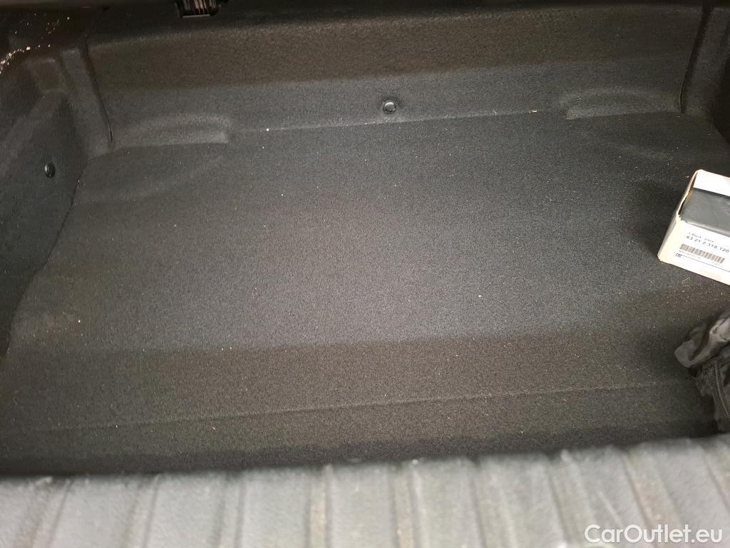  Bmw  Serie 1 BMW Série 1 / 2019 / 5P / Berline 2.0 120D AUTO M Sport #30