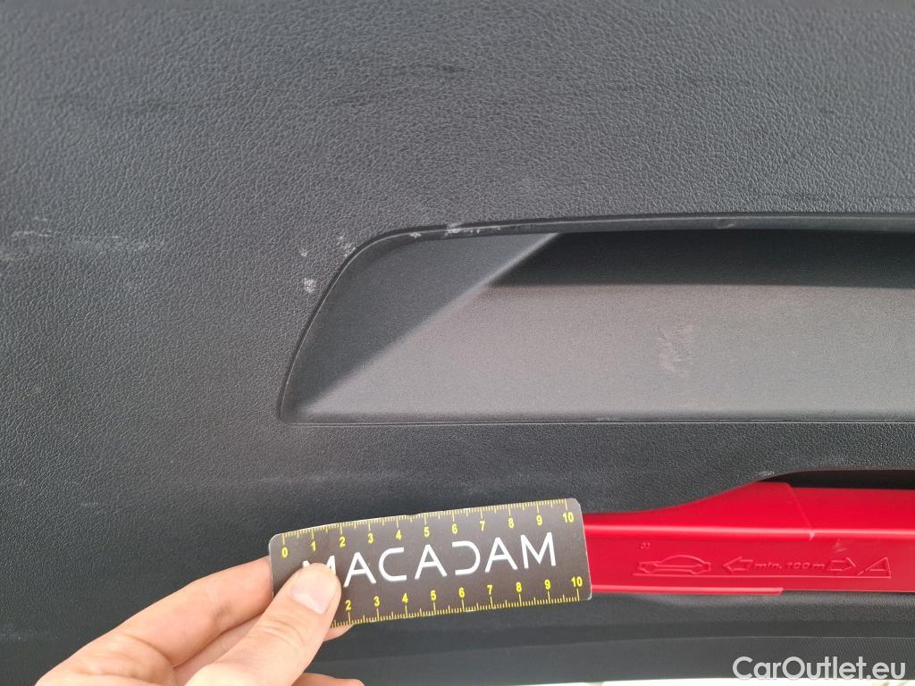  Bmw  Serie 1 BMW Série 1 / 2019 / 5P / Berline 2.0 120D AUTO M Sport #38