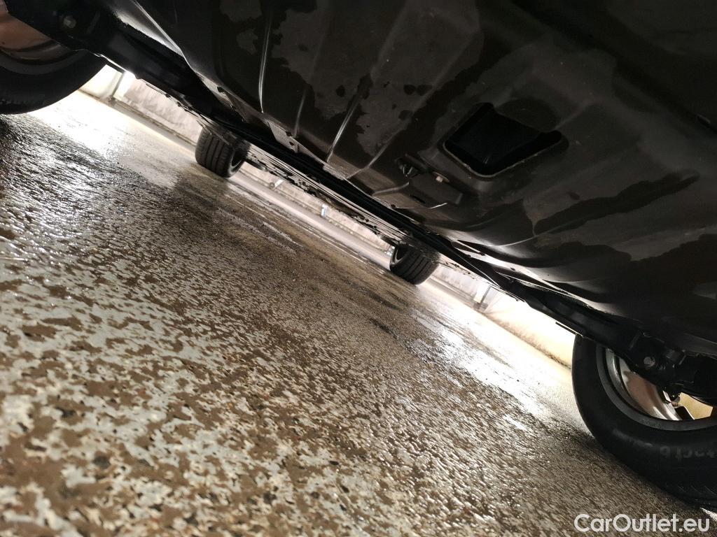  Mercedes  GLA MERCEDES-BENZ  / 2020 / 5P / SUV  250 e AMG LINE DCT #24