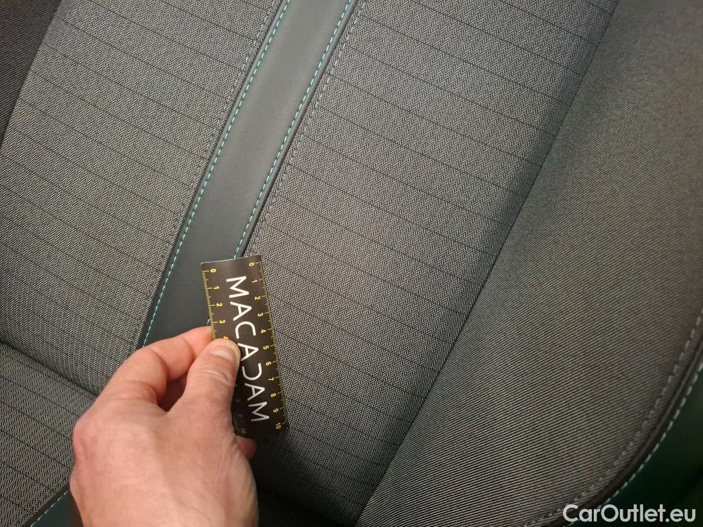  Peugeot  2008 PEUGEOT  2019 5P Crossover BLUEHDI 130 EAT8 ALLURE PACK #9