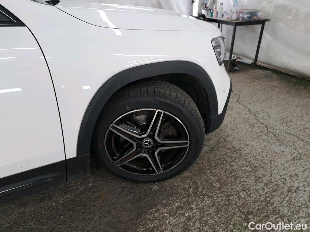  Mercedes  GLB MERCEDES-BENZ  / 2019 / 5P / SUV  220 d AMG Line 4Matic #24