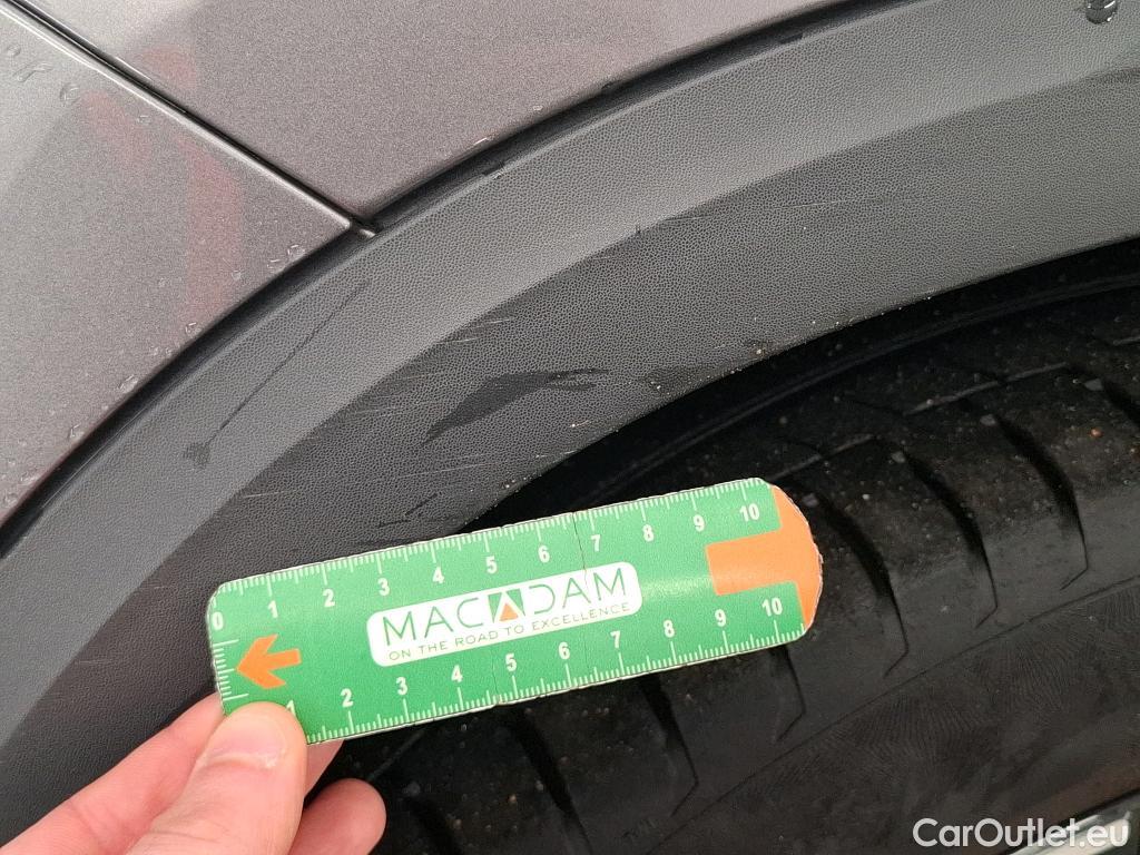  Mercedes  GLA MERCEDES-BENZ  / 2020 / 5P / SUV  250 e AMG LINE DCT #30