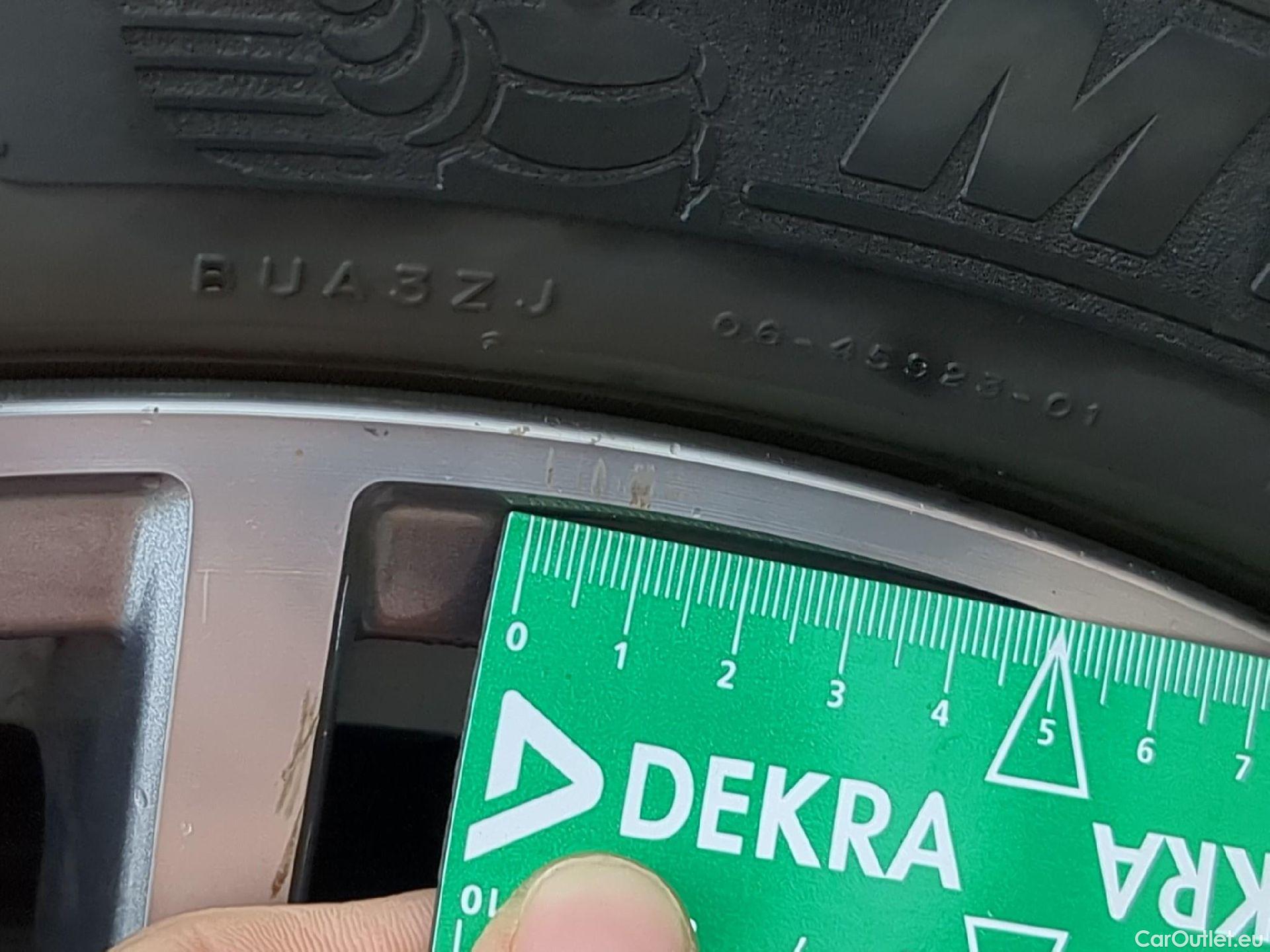  Mercedes  CLA-Klasse MERCEDES-BENZ CLA Shooting Brake / 2019 / 5P / Break CLA 200 d Progressive Line BA8 #21