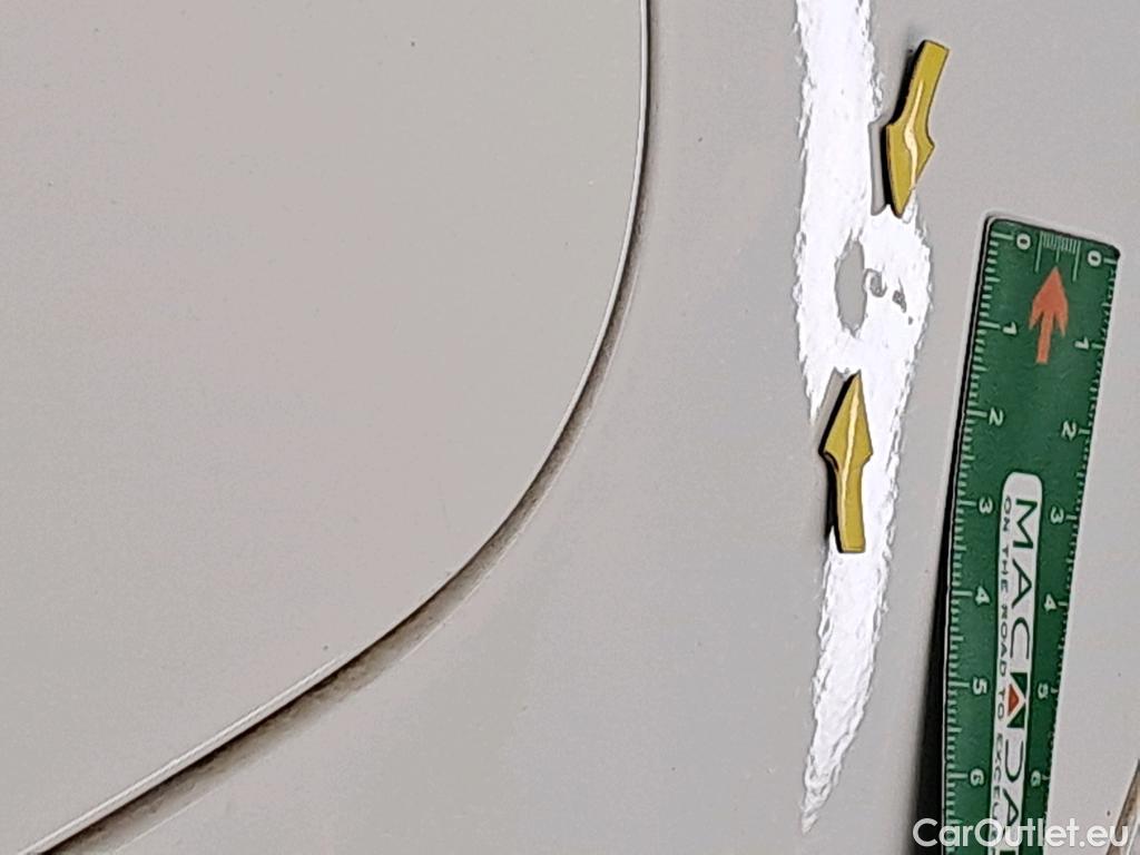  Mercedes  GLB MERCEDES-BENZ  / 2019 / 5P / SUV  220 d AMG Line 4Matic #32