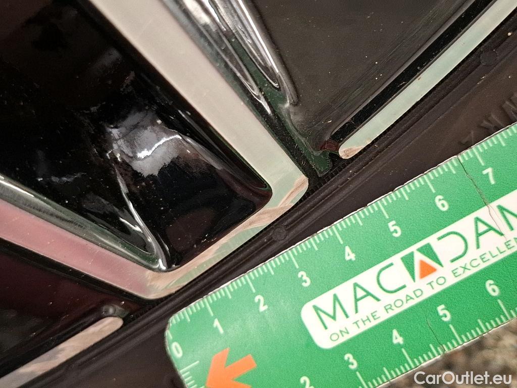  Mercedes  GLA MERCEDES-BENZ  / 2020 / 5P / SUV  250 e AMG LINE DCT #13