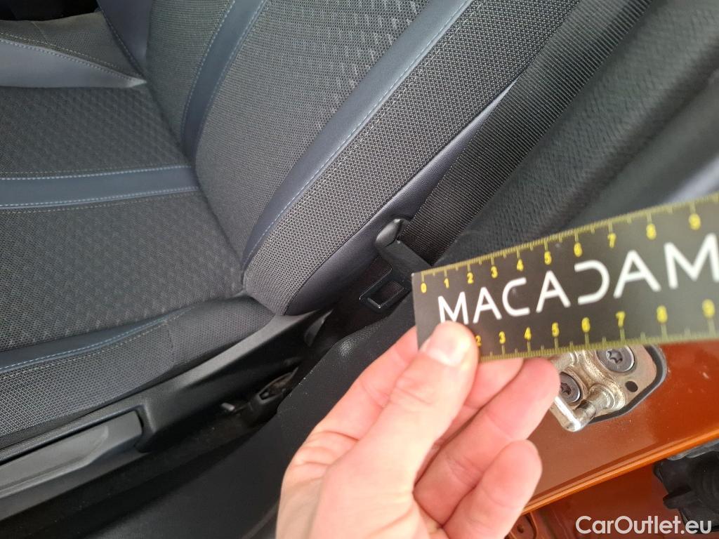  Peugeot  2008  Allure Business 1.5 HDi 130CV BVA8 E6d #25