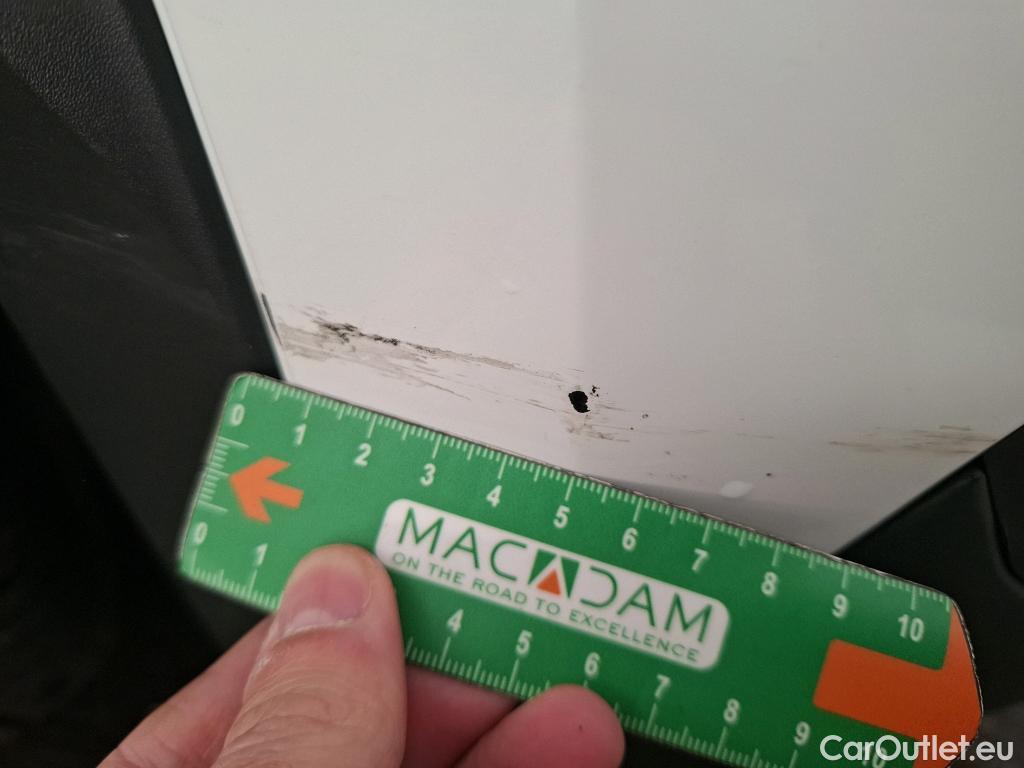  Peugeot  2008 PEUGEOT  / 2019 / 5P / Crossover BLUEHDI 130 S&S EAT8 ALLURE #19