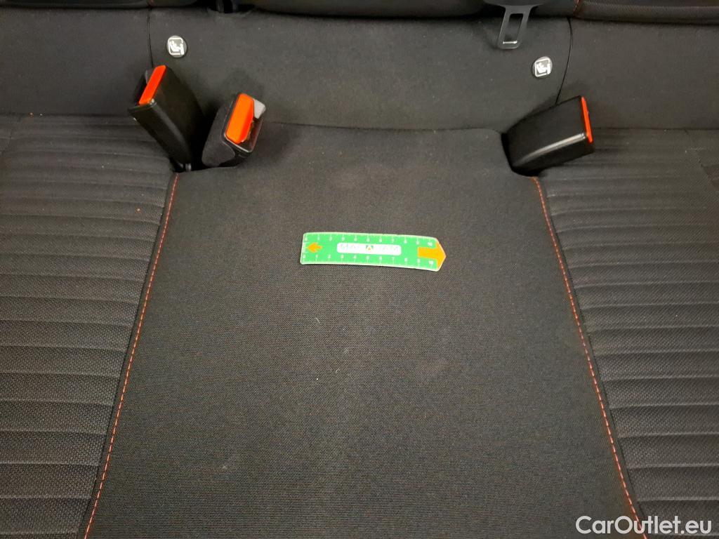  Peugeot  2008  Active Pack 1.5 HDi 110CV BVM6 E6d #40