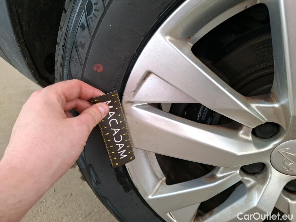  Peugeot  3008  Active Pack 1.5 HDi 130CV BVA8 E6d #10