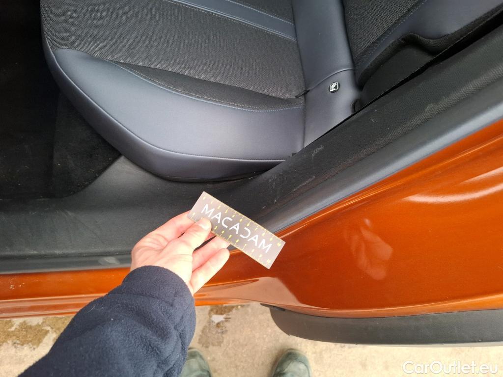  Peugeot  2008  Allure Business 1.5 HDi 130CV BVA8 E6d #27