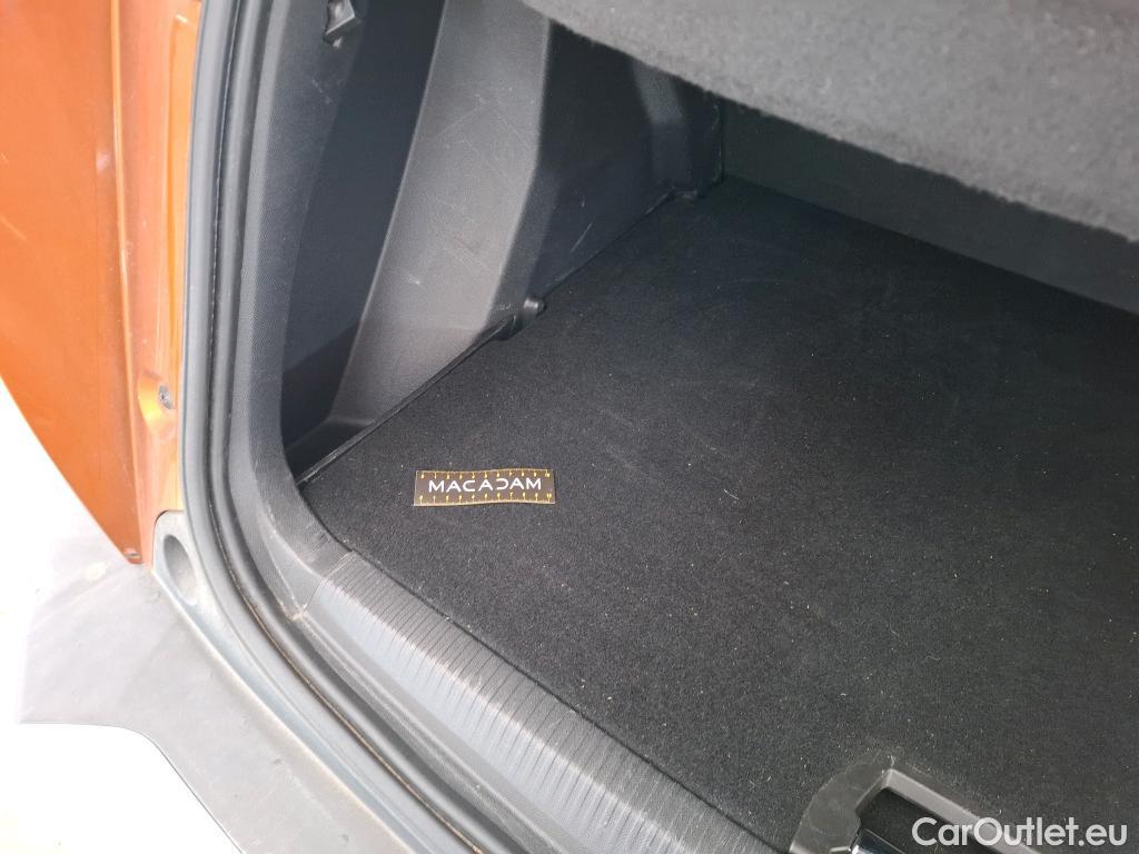  Peugeot  2008  Allure Business 1.5 HDi 130CV BVA8 E6d #38