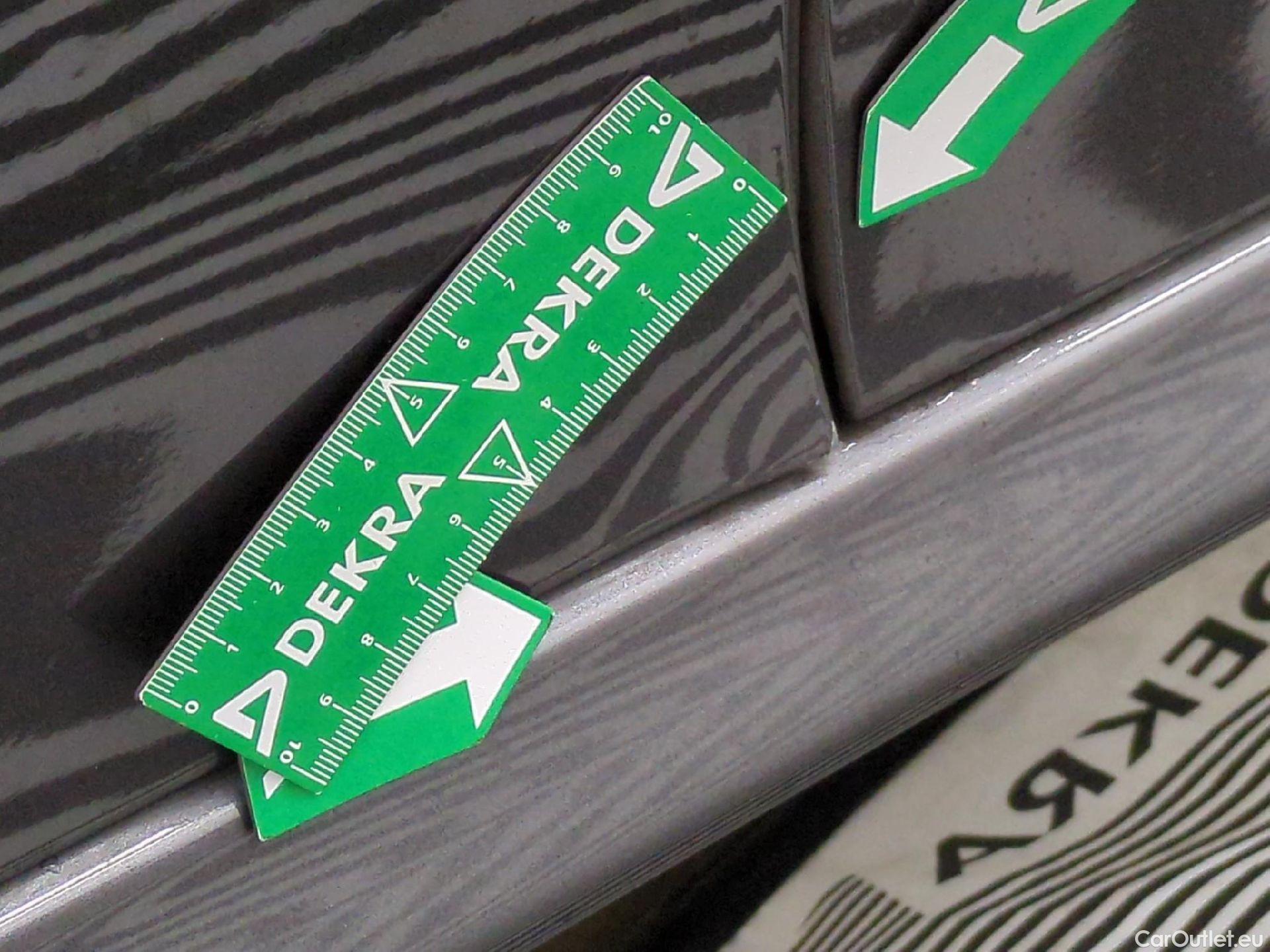  Peugeot  208  Active Pack 1.5 HDi 100CV BVM6 E6d #38