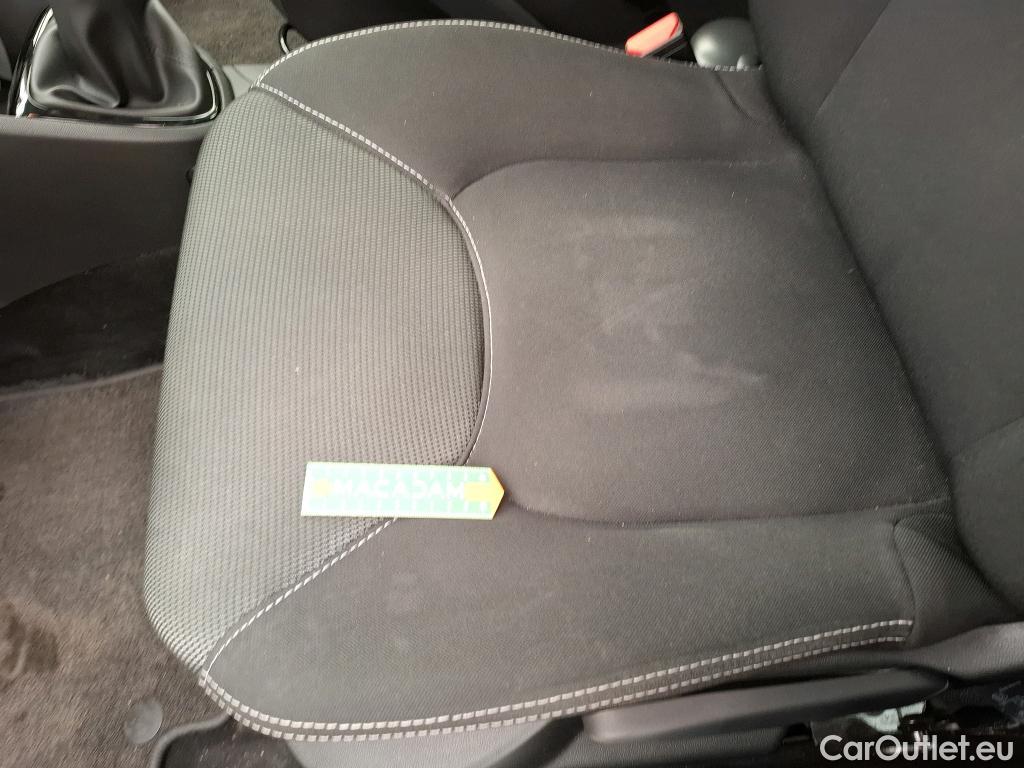  Renault  Clio  IV Business 0.9 TCe 90CV BVM5 E6 #17