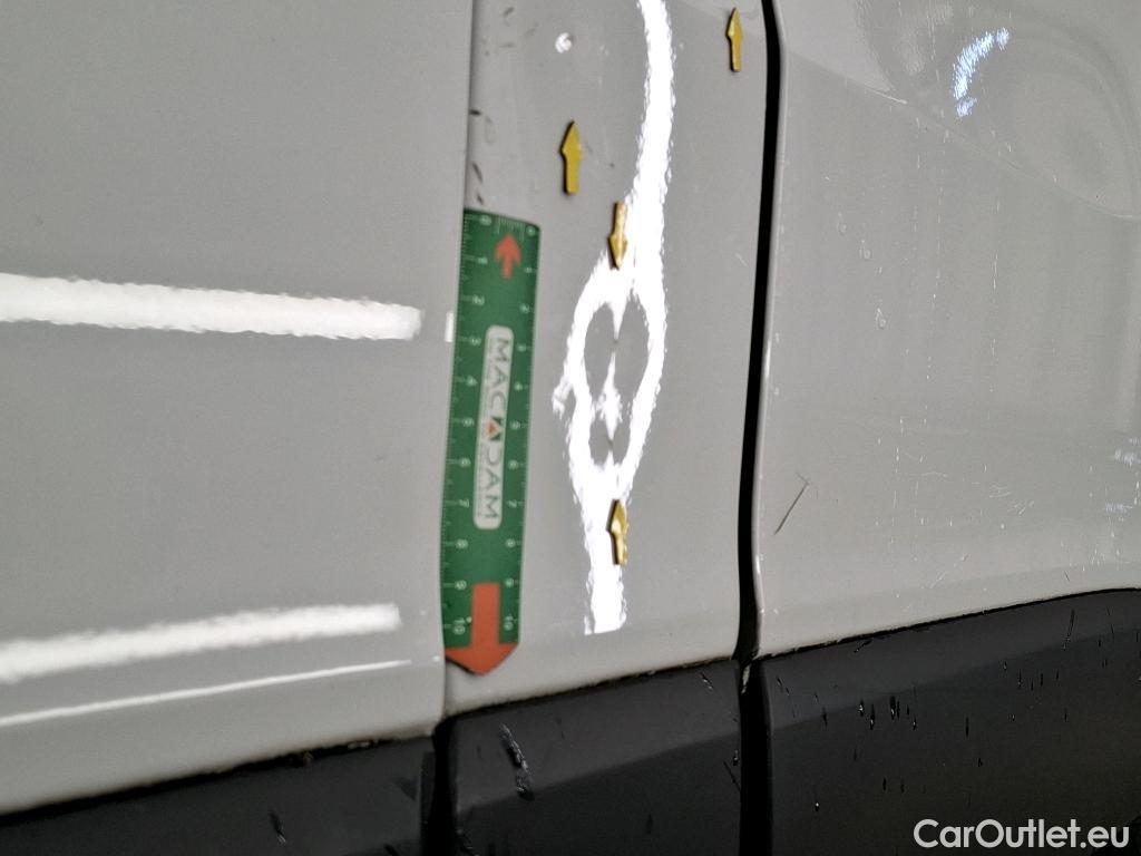  Renault  Trafic  III Combi L1H1 2 8t (8/9 Sièges) Zen 1.6 dCi 120CV BVM6 9 Sieges E5 #27