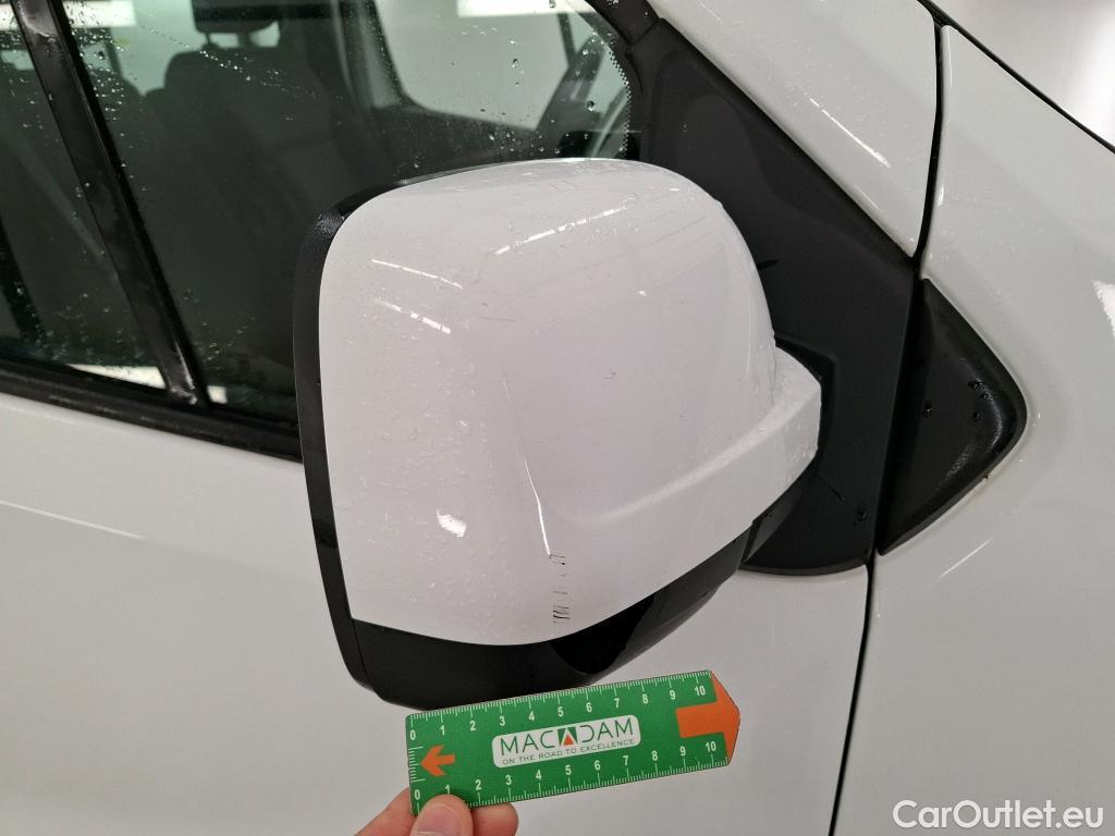  Renault  Trafic  III Combi L1H1 2 8t (8/9 Sièges) Zen 1.6 dCi 120CV BVM6 9 Sieges E5 #46