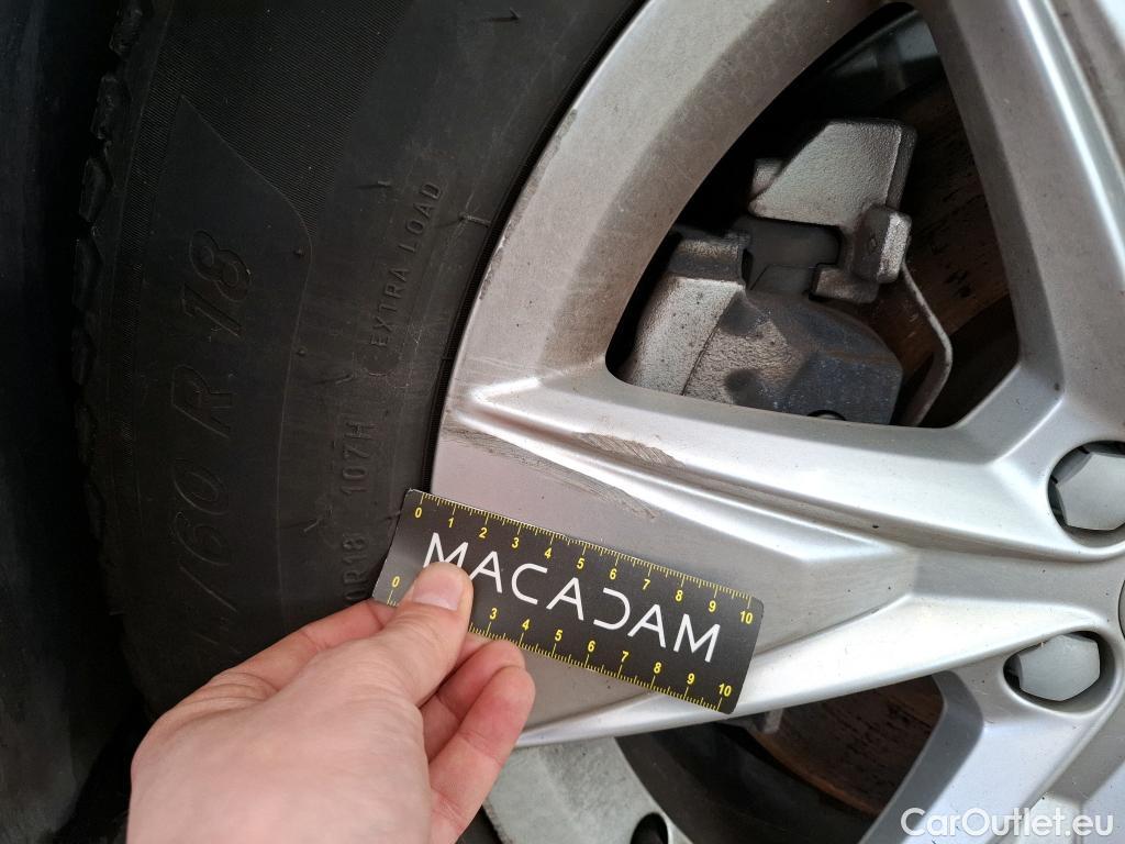  Volvo  XC60 VOLVO  / 2021 / 5P / SUV B4 197 Geartronic Start #5