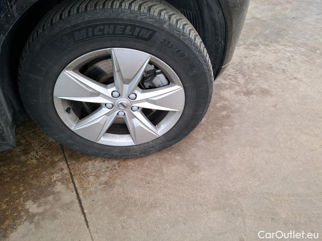  Volvo  XC60 VOLVO  / 2021 / 5P / SUV B4 197 Geartronic Start #6