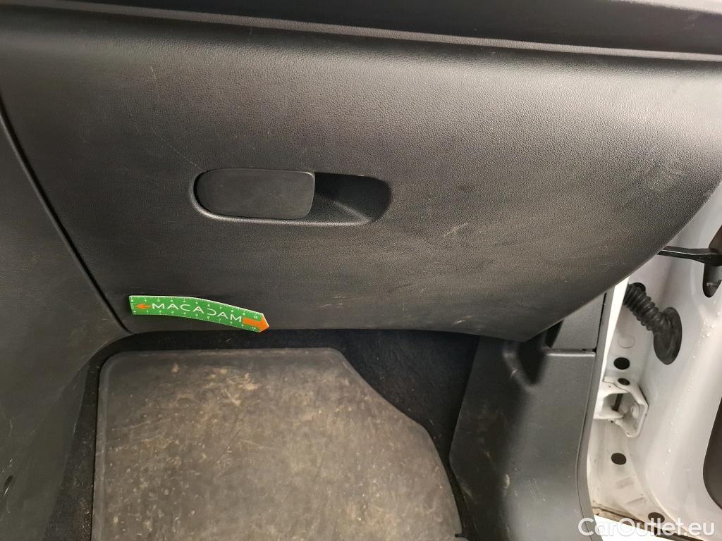  Citroen  C3  Société Feel Nav 1.5 BlueHDI 100CV BVM5 E6dT #40