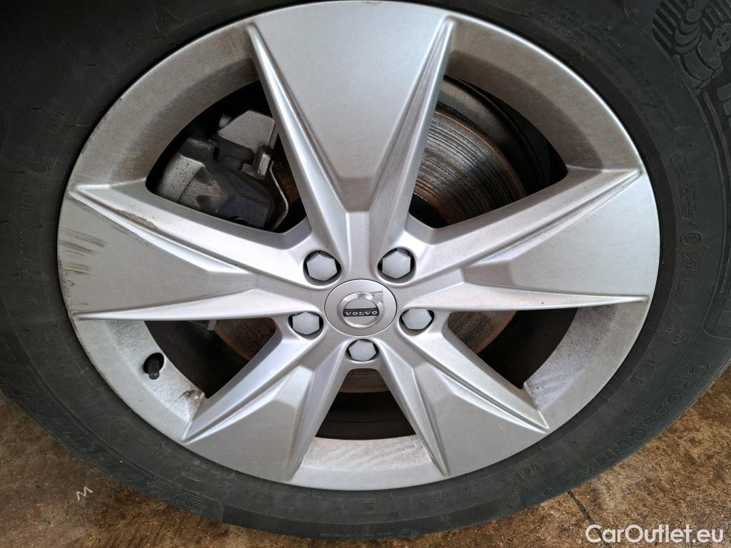  Volvo  XC60 VOLVO  / 2021 / 5P / SUV B4 197 Geartronic Start #2