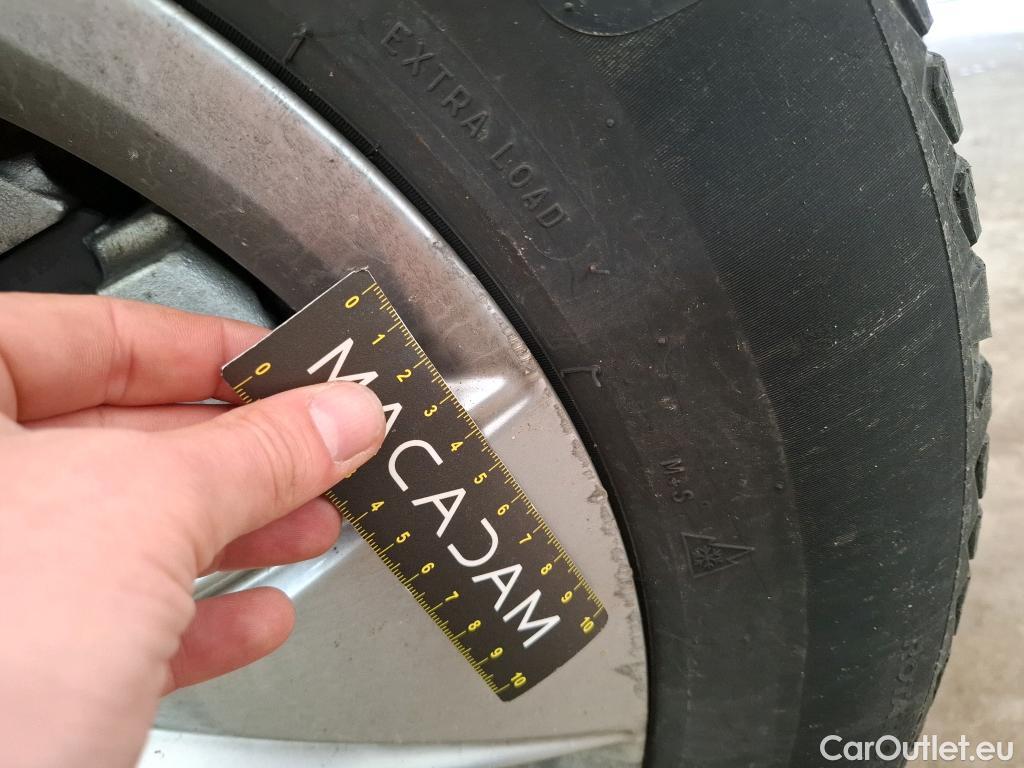  Volvo  XC60 VOLVO  / 2021 / 5P / SUV B4 197 Geartronic Start #8