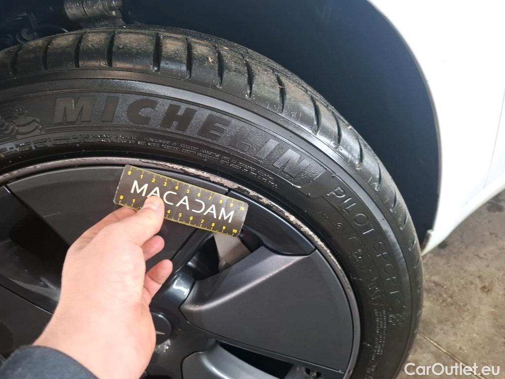  Tesla  Model 3 TESLA  / 2018 / 4P / Berline Grande Autonomie Dual Motor AWD #12