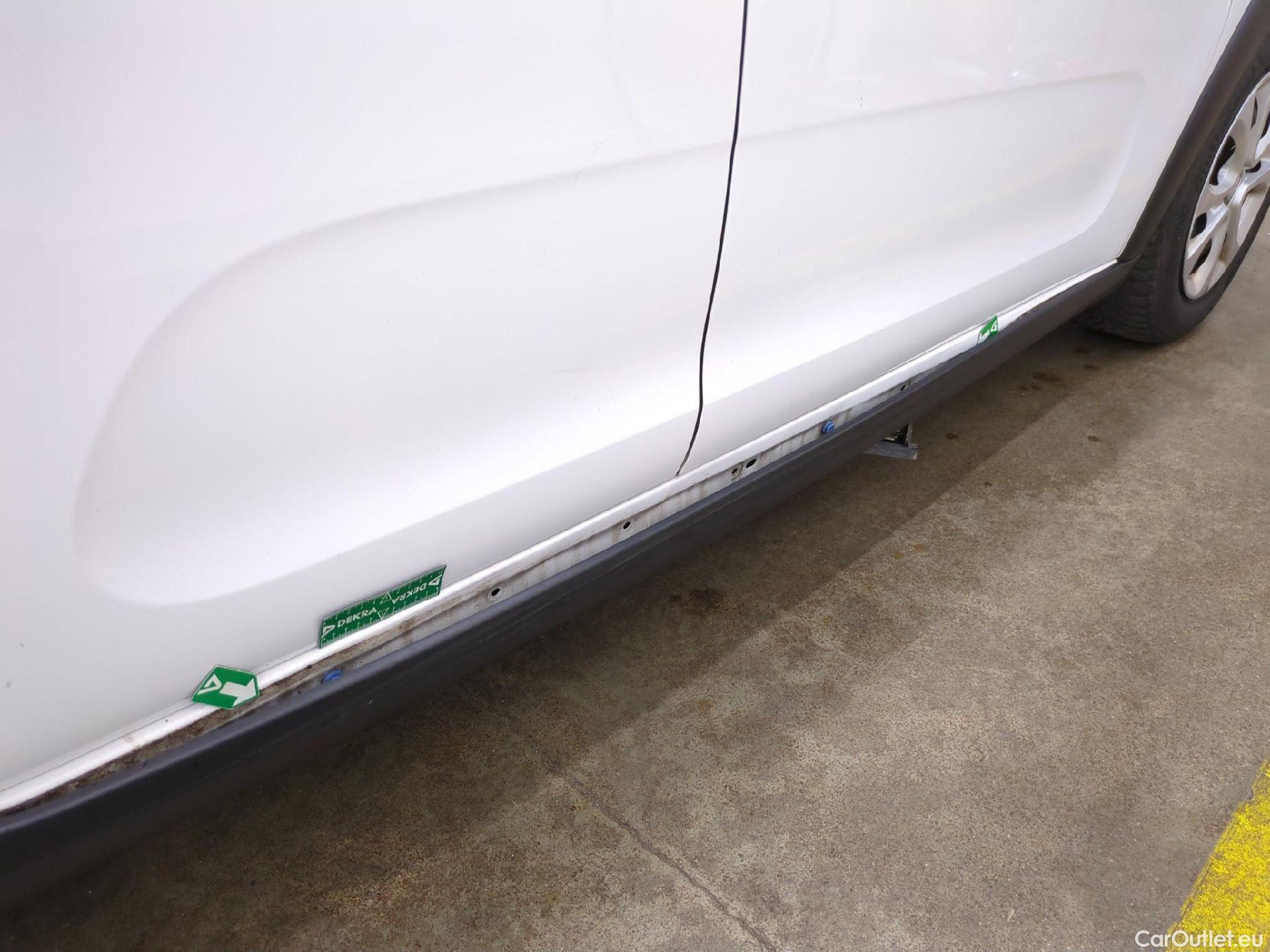  Citroen  C3  Société Feel Nav 1.5 BlueHDI 100CV BVM5 E6dT #20