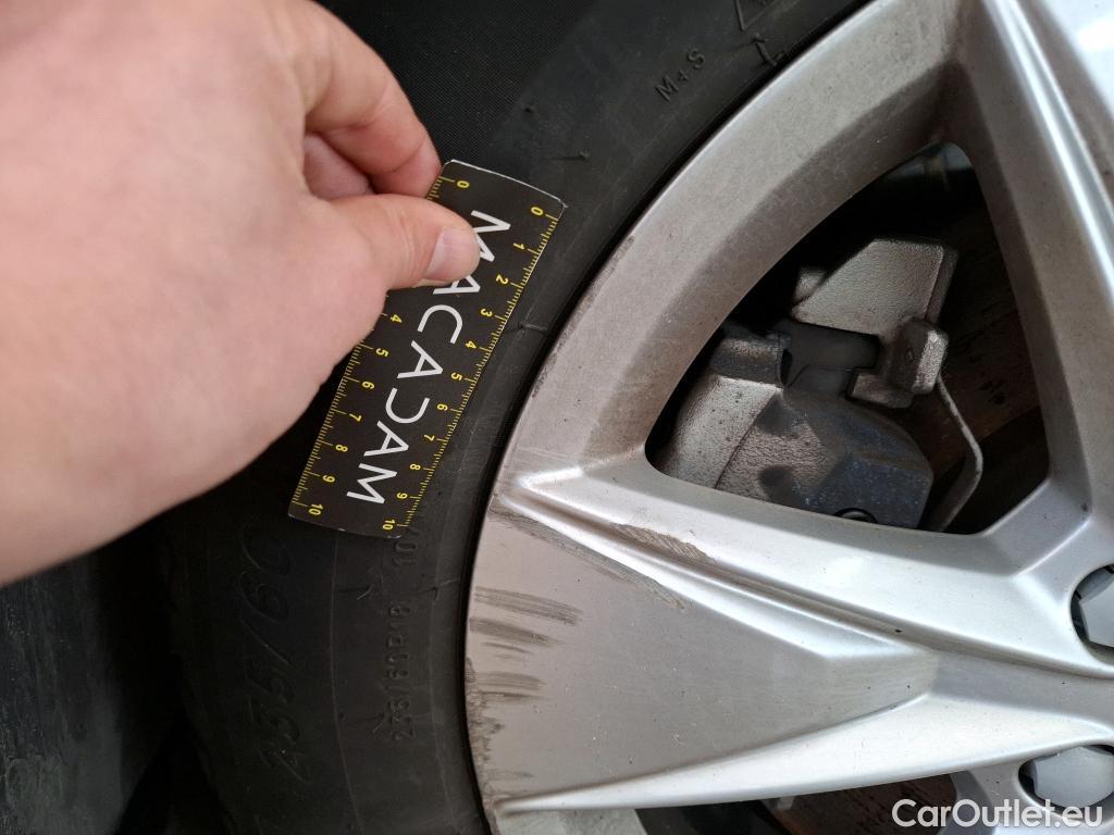  Volvo  XC60 VOLVO  / 2021 / 5P / SUV B4 197 Geartronic Start #3