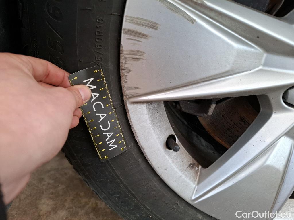  Volvo  XC60 VOLVO  / 2021 / 5P / SUV B4 197 Geartronic Start #4