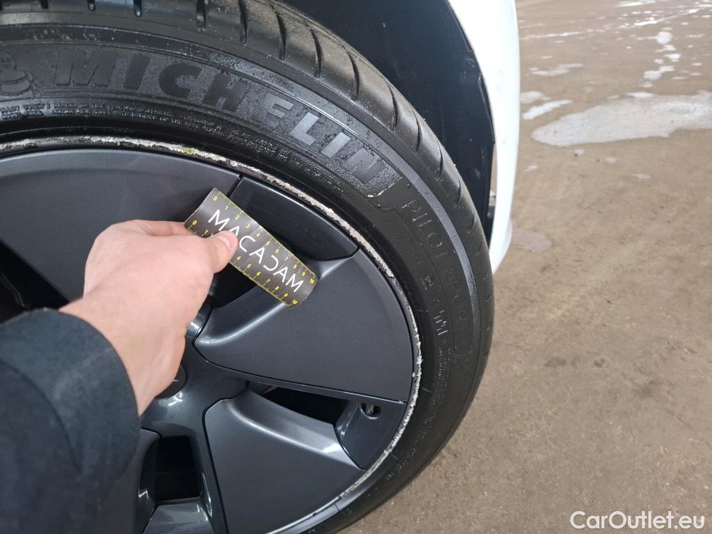  Tesla  Model 3 TESLA  / 2018 / 4P / Berline Grande Autonomie Dual Motor AWD #26