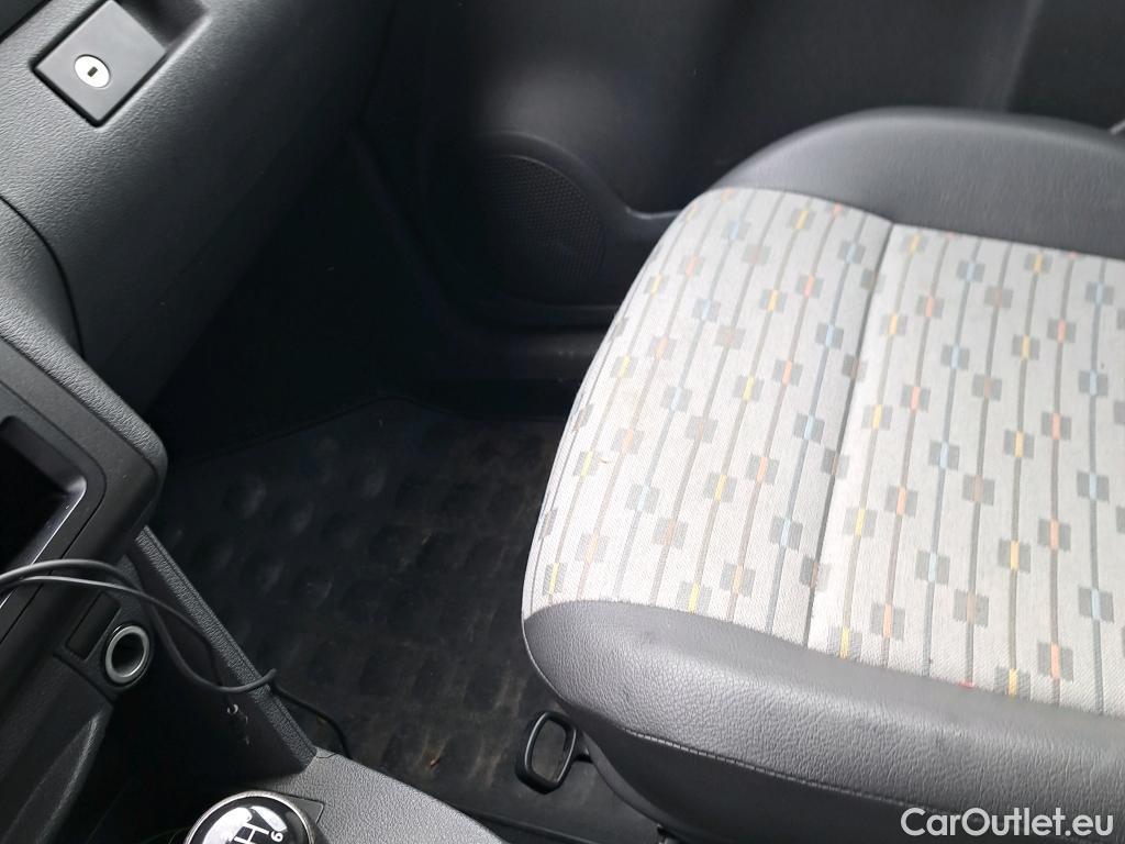  Volkswagen  Caddy VOLKSWAGEN  VU 4p 3G furgón derivado de t Furgón 2.0 TDI 110cv 4motion 4p #24