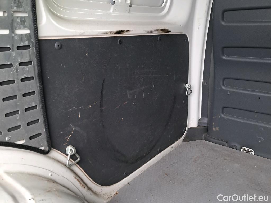  Volkswagen  Caddy VOLKSWAGEN  VU 4p 3G furgón derivado de t Furgón 2.0 TDI 110cv 4motion 4p #38