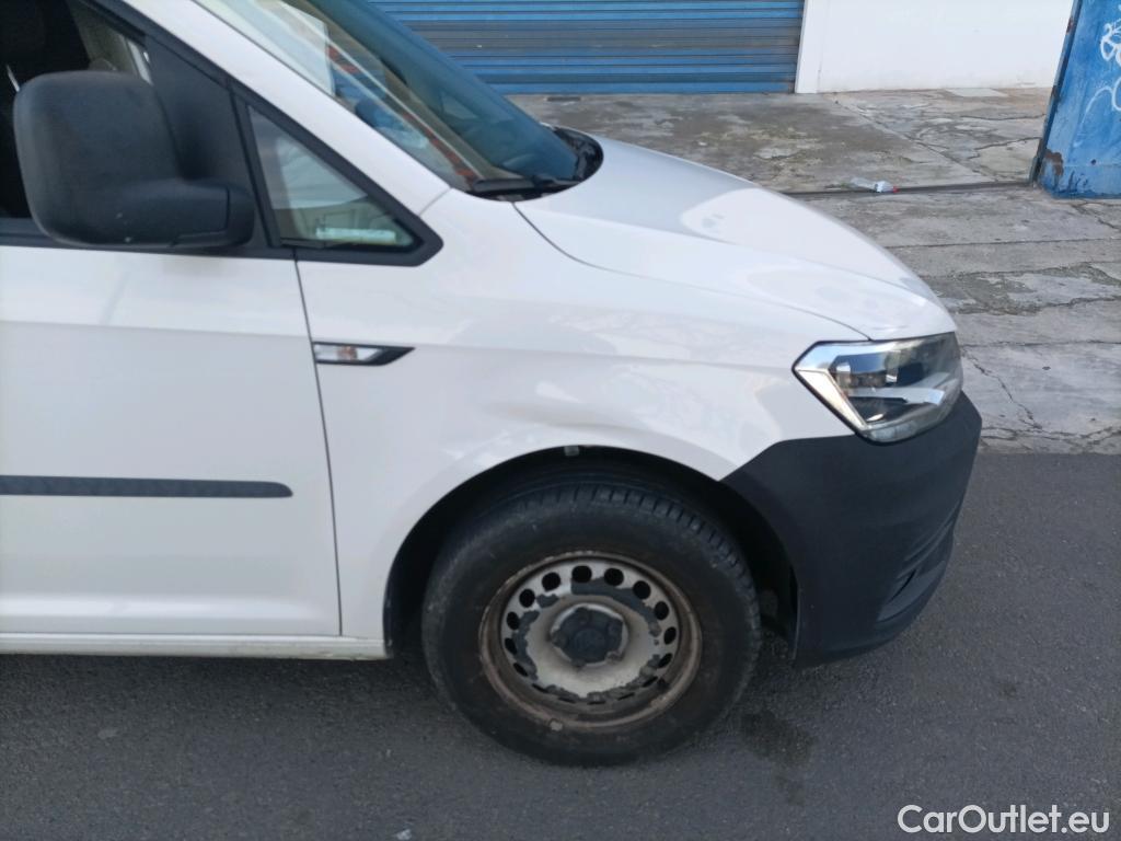  Volkswagen  Caddy VOLKSWAGEN  / 2015 / 4P / furgón derivado de turismo Profesional Furgón 2.0 TDI 75kW BMT (CX) #26