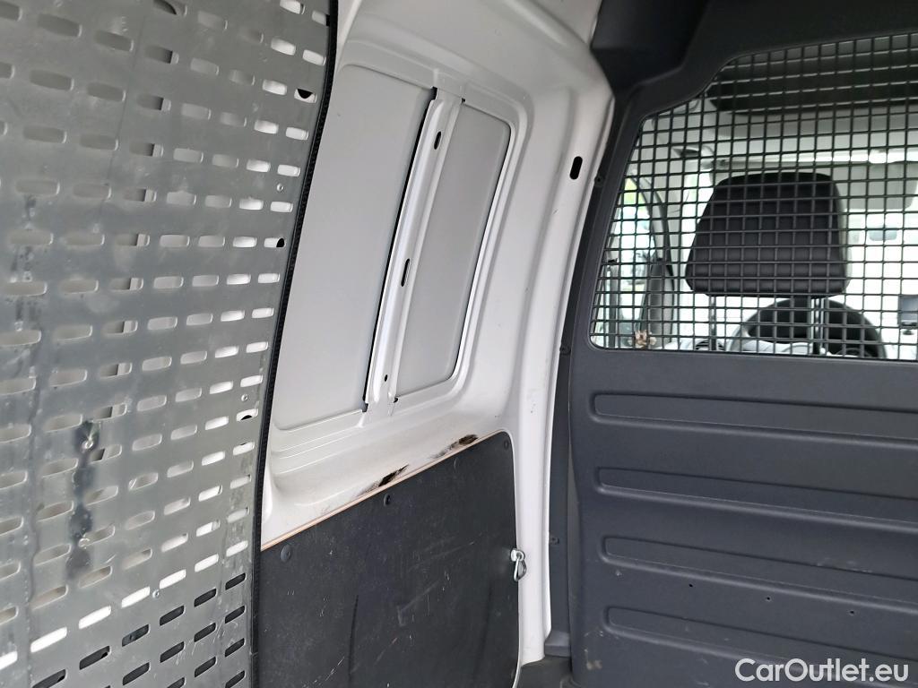  Volkswagen  Caddy VOLKSWAGEN  VU 4p 3G furgón derivado de t Furgón 2.0 TDI 110cv 4motion 4p #5