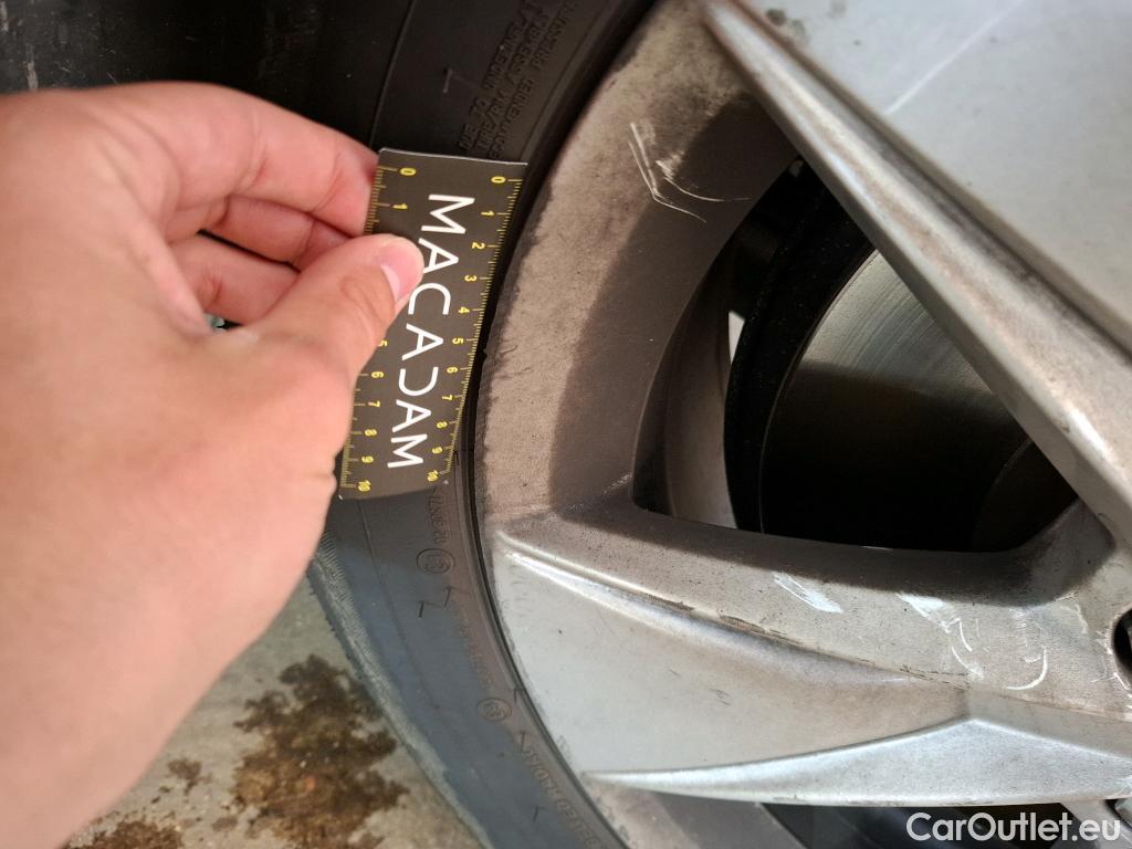  Volvo  XC60  Momentum Business 2WD 2.0 B4 195CV BVA8 E6d #21