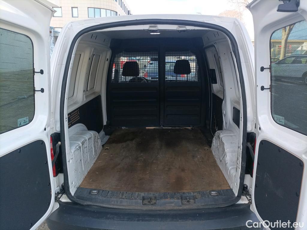  Volkswagen  Caddy VOLKSWAGEN  / 2015 / 4P / furgón derivado de turismo Profesional Furgón 2.0 TDI 75kW BMT (CX) #30