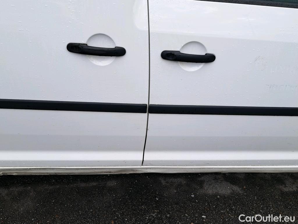  Volkswagen  Caddy VOLKSWAGEN  VU 4p 3G furgón derivado de t Furgón 2.0 TDI 110cv 4motion 4p #17