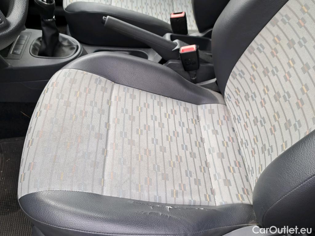  Volkswagen  Caddy VOLKSWAGEN  VU 4p 3G furgón derivado de t Furgón 2.0 TDI 110cv 4motion 4p #23