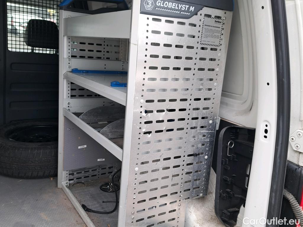  Volkswagen  Caddy VOLKSWAGEN  VU 4p 3G furgón derivado de t Furgón 2.0 TDI 110cv 4motion 4p #39