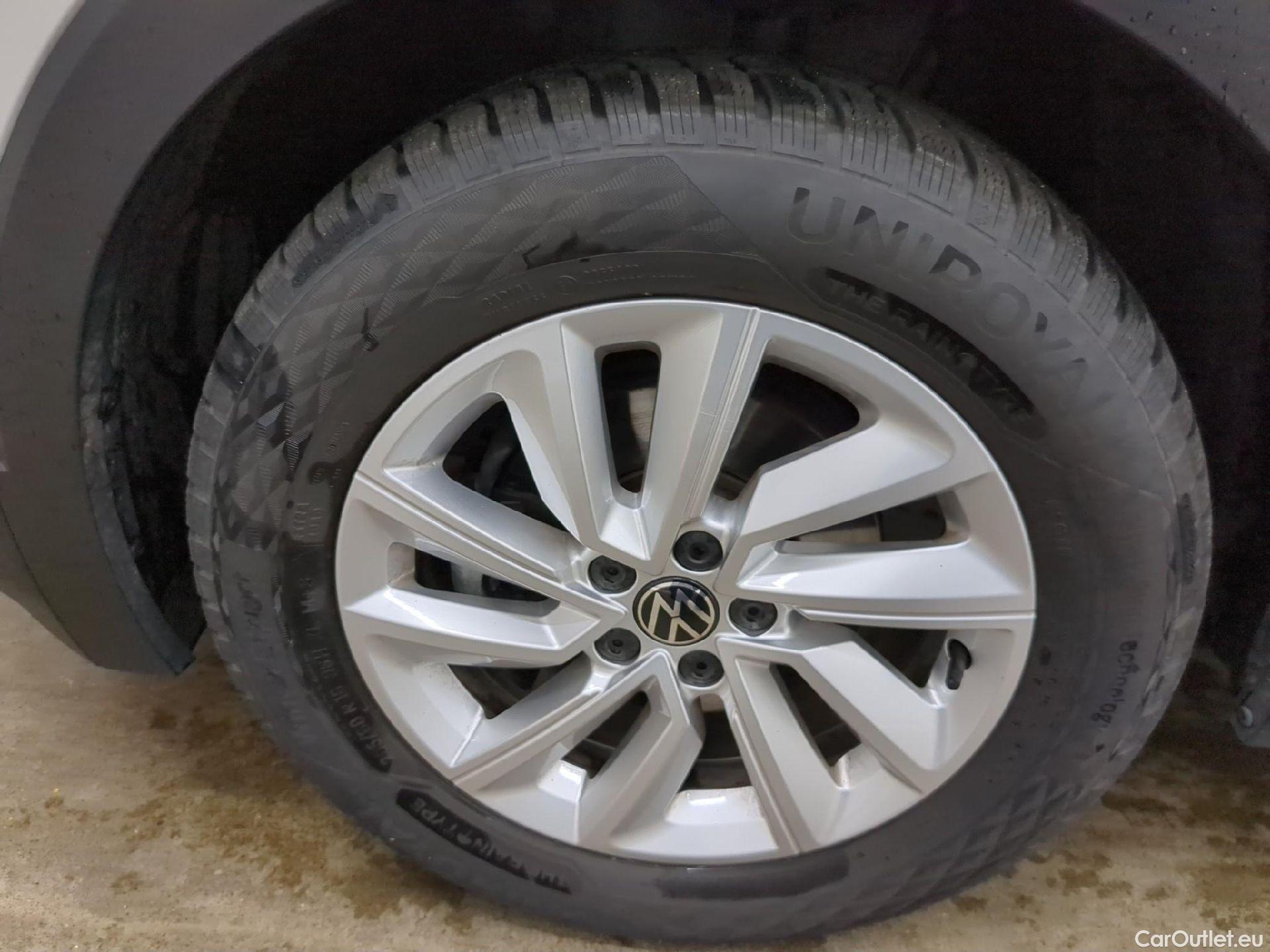  Volkswagen  T-CROSS VOLKSWAGEN  / 2018 / 5P / SUV 1.0 TSI 110ch Active(SP) #1