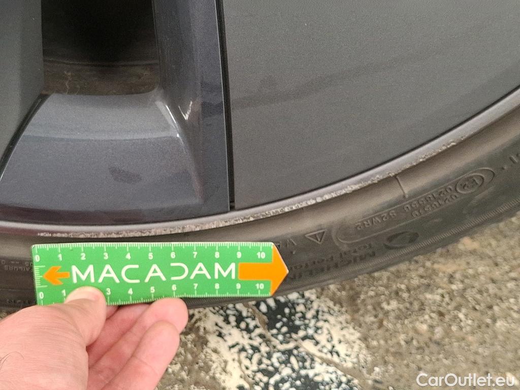  Tesla  Model 3 TESLA  / 2018 / 4P / Berline Propulsion #8