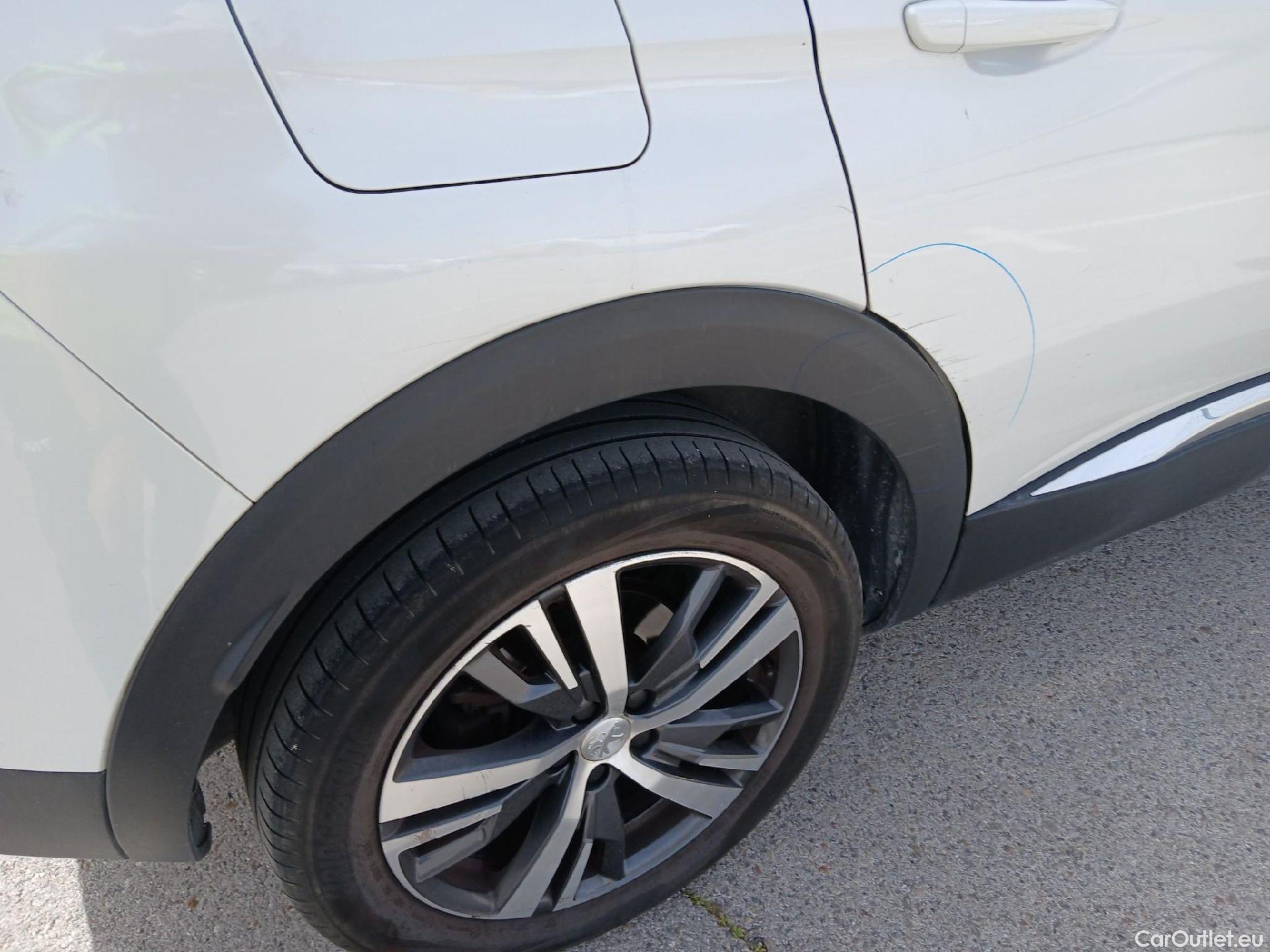  Peugeot  3008 PEUGEOT  / 2020 / 5P / todoterreno 1.5 BlueHDi 96kW (130CV) S&S Allure #18