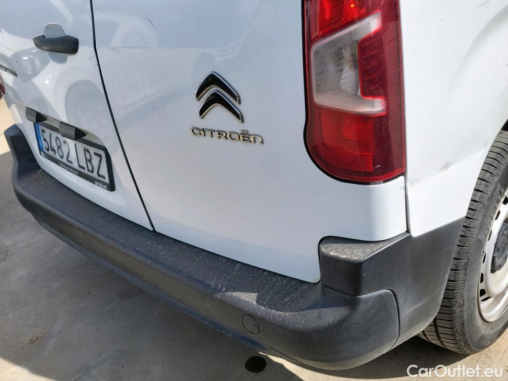  Citroen  Berlingo CITROEN  / 2018 / 4P / monovolumen compacto Talla M BlueHDi 100 LIVE #19