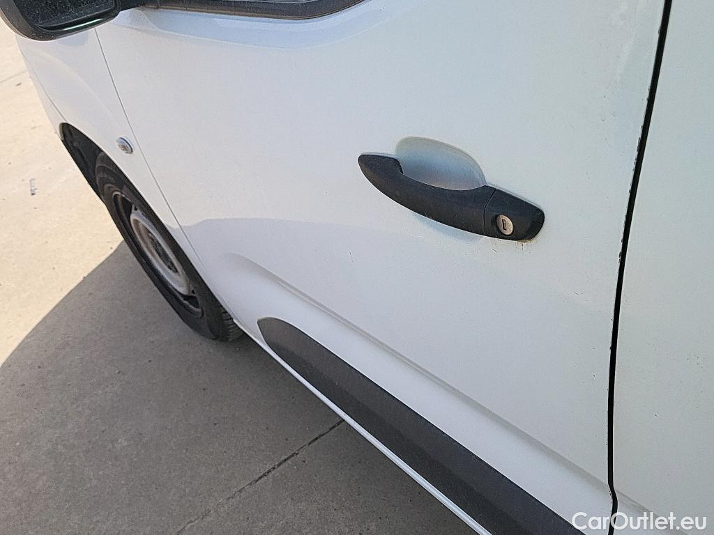  Citroen  Berlingo CITROEN  / 2018 / 4P / monovolumen compacto Talla M BlueHDi 100 LIVE #9