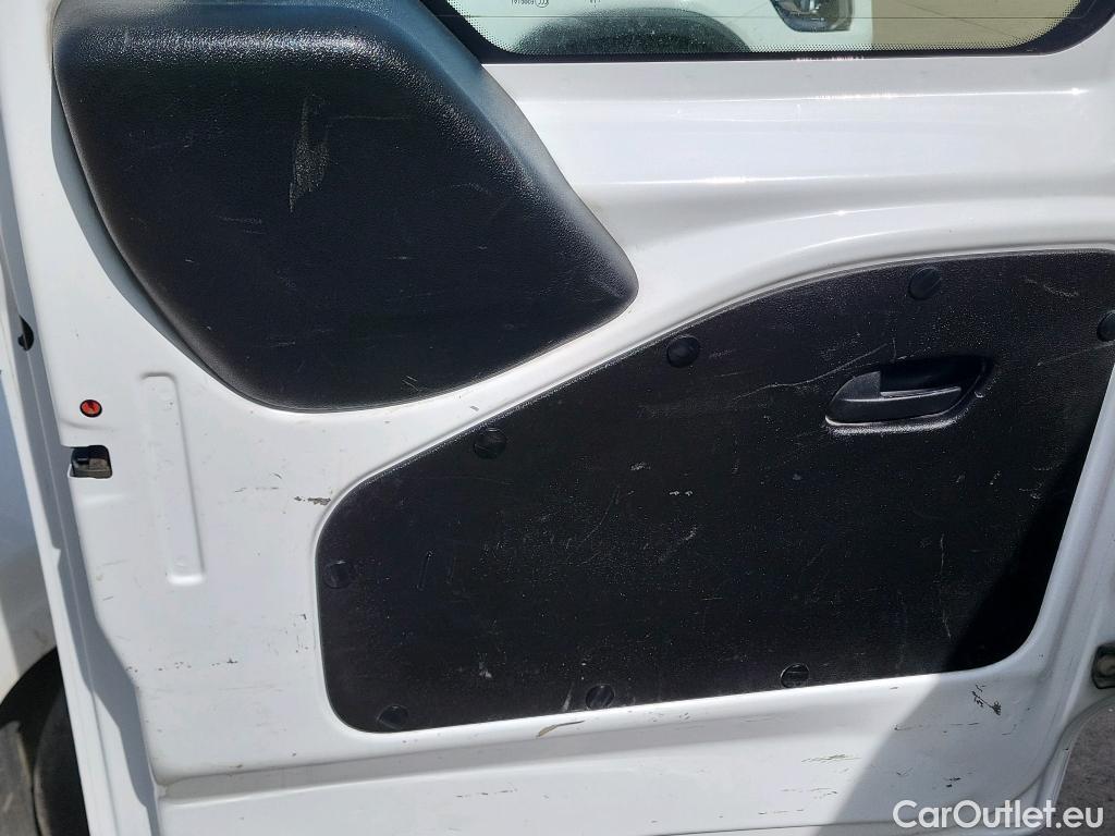  Citroen  Berlingo CITROEN  / 2018 / 4P / monovolumen compacto Talla M BlueHDi 100 LIVE #13