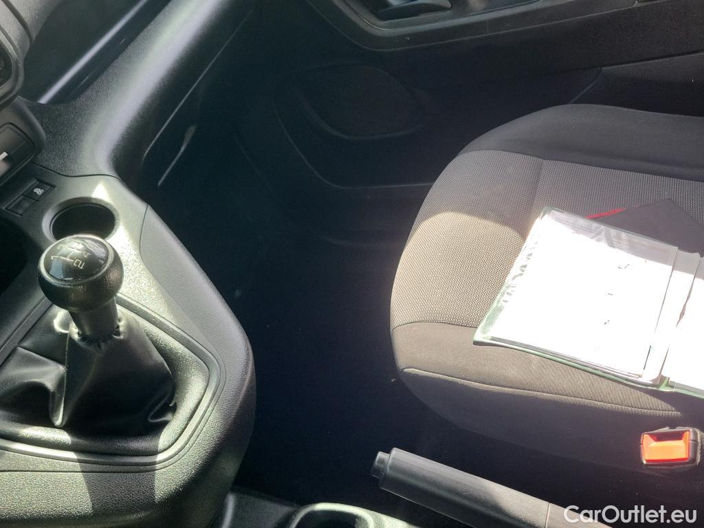  Citroen  Berlingo CITROEN  / 2018 / 4P / monovolumen compacto Talla M BlueHDi 100 LIVE #38