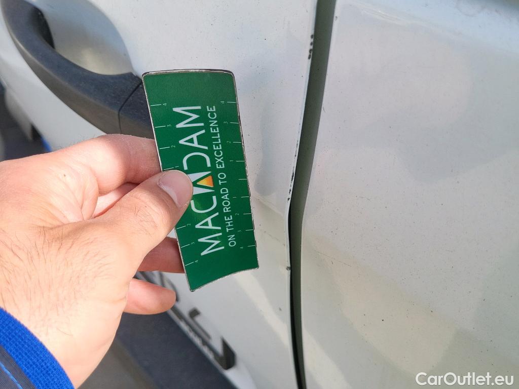  Citroen  Berlingo CITROEN  / 2018 / 4P / monovolumen compacto Talla M BlueHDi 100 LIVE #8