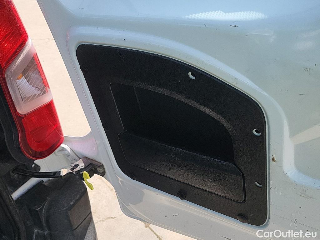  Citroen  Berlingo CITROEN  / 2018 / 4P / monovolumen compacto Talla M BlueHDi 100 LIVE #27