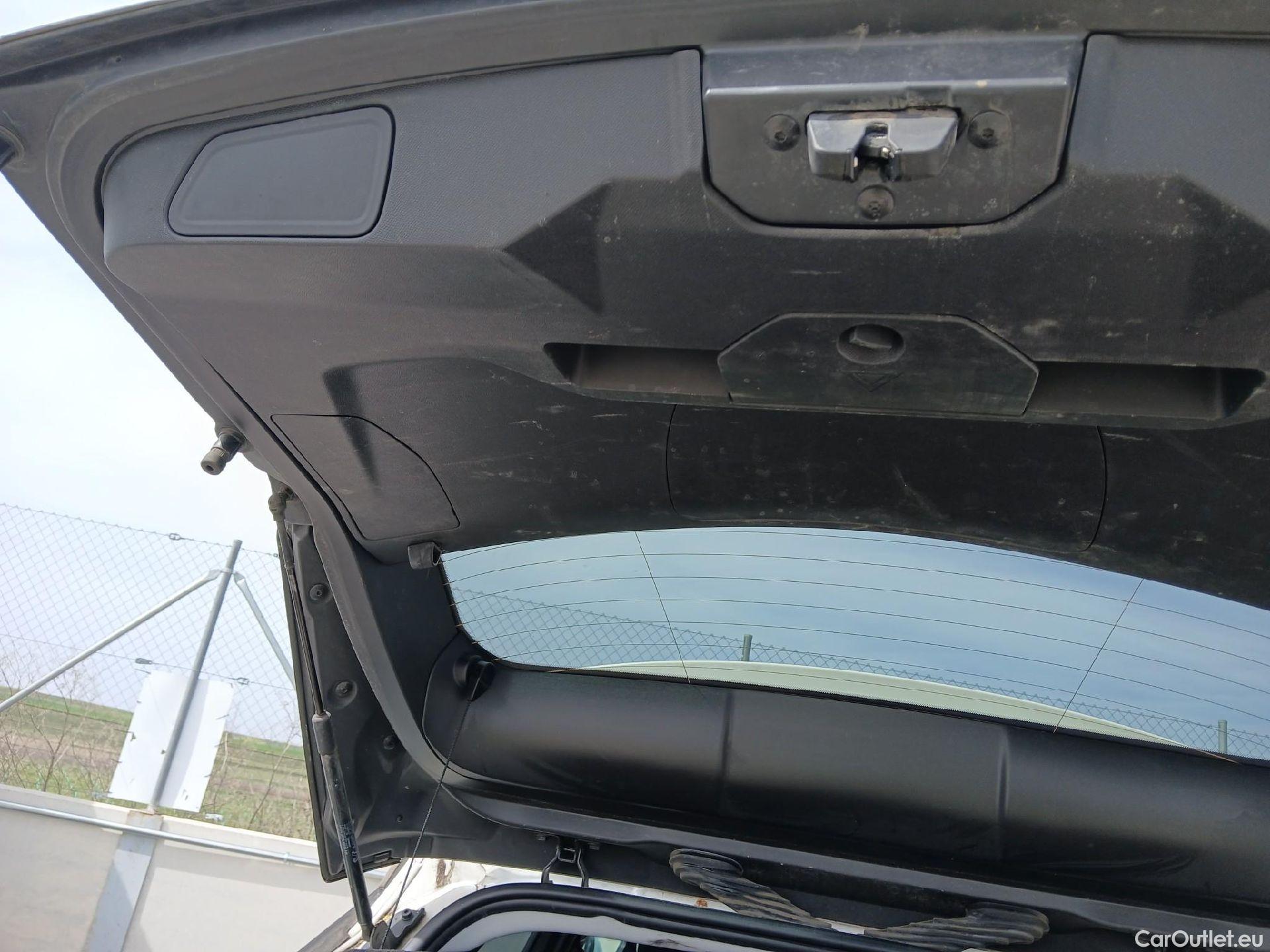  Peugeot  3008 PEUGEOT  / 2020 / 5P / todoterreno 1.5 BlueHDi 96kW (130CV) S&S Allure #25