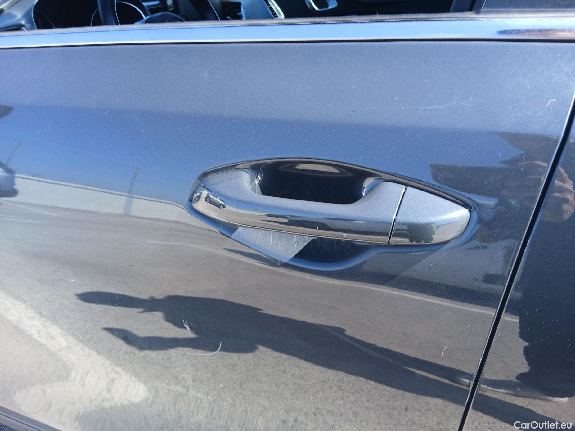  KIA  Cee'd KIA Ceed / 2021 / 5P / berlina con portón 1.0 T-GDi 88kW (120CV) Drive #17